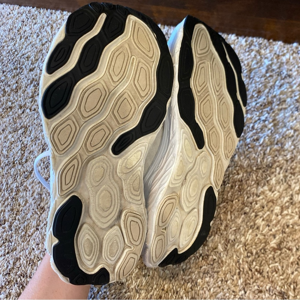 New Balance White Athletic Shoes ππ₯°β¨ - Picture 3 of 6